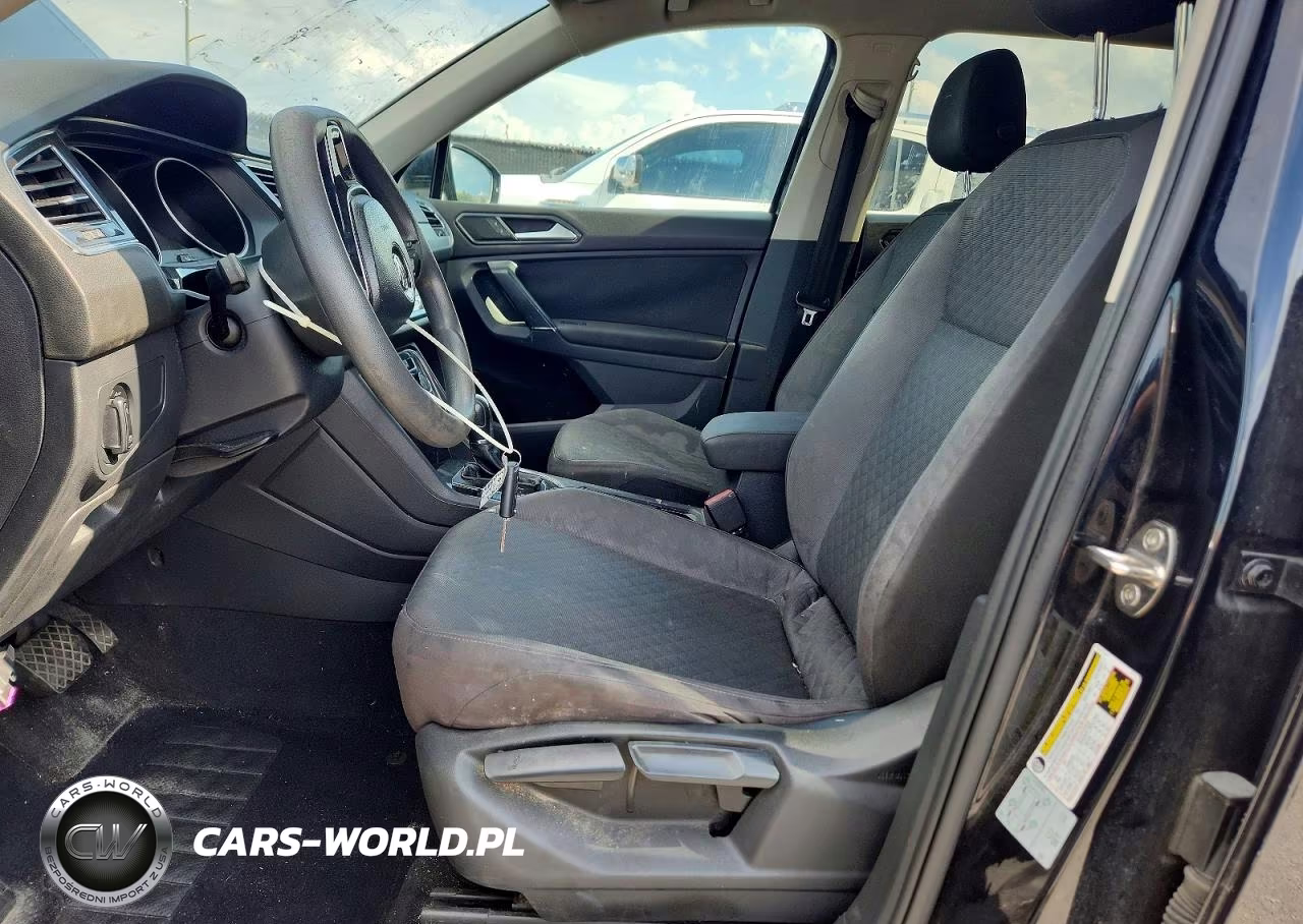 2018 Volkswagen Tiguan S VIN:3VV1B7AX1JM013861 - 7