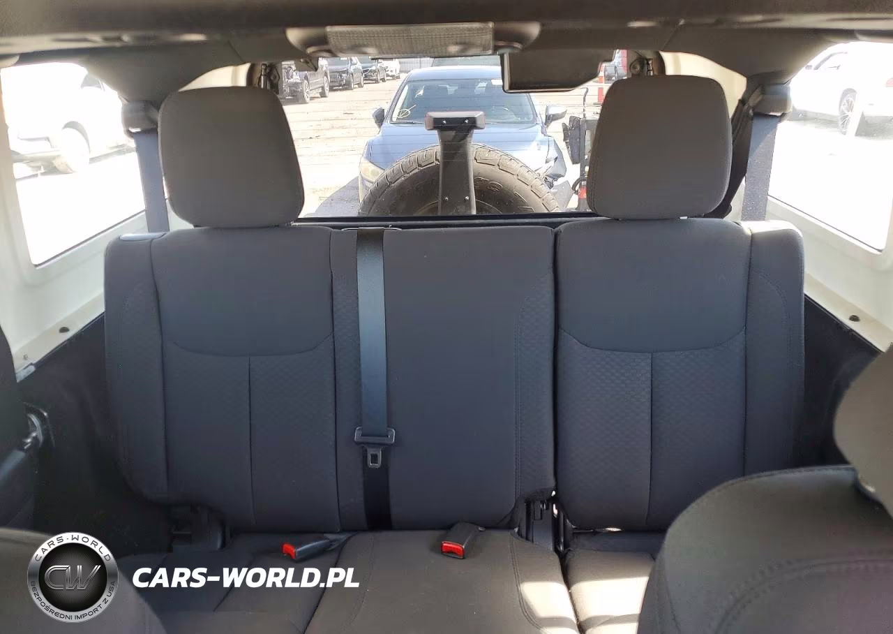 2016 Jeep Wrangler Unlimited Sport VIN:1C4BJWDG4GL324240 - 10