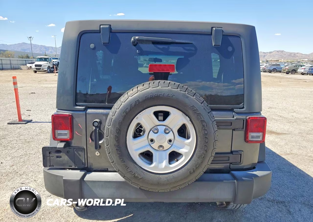 2016 Jeep Wrangler Unlimited Sport VIN:1C4BJWDG4GL324240 - 6