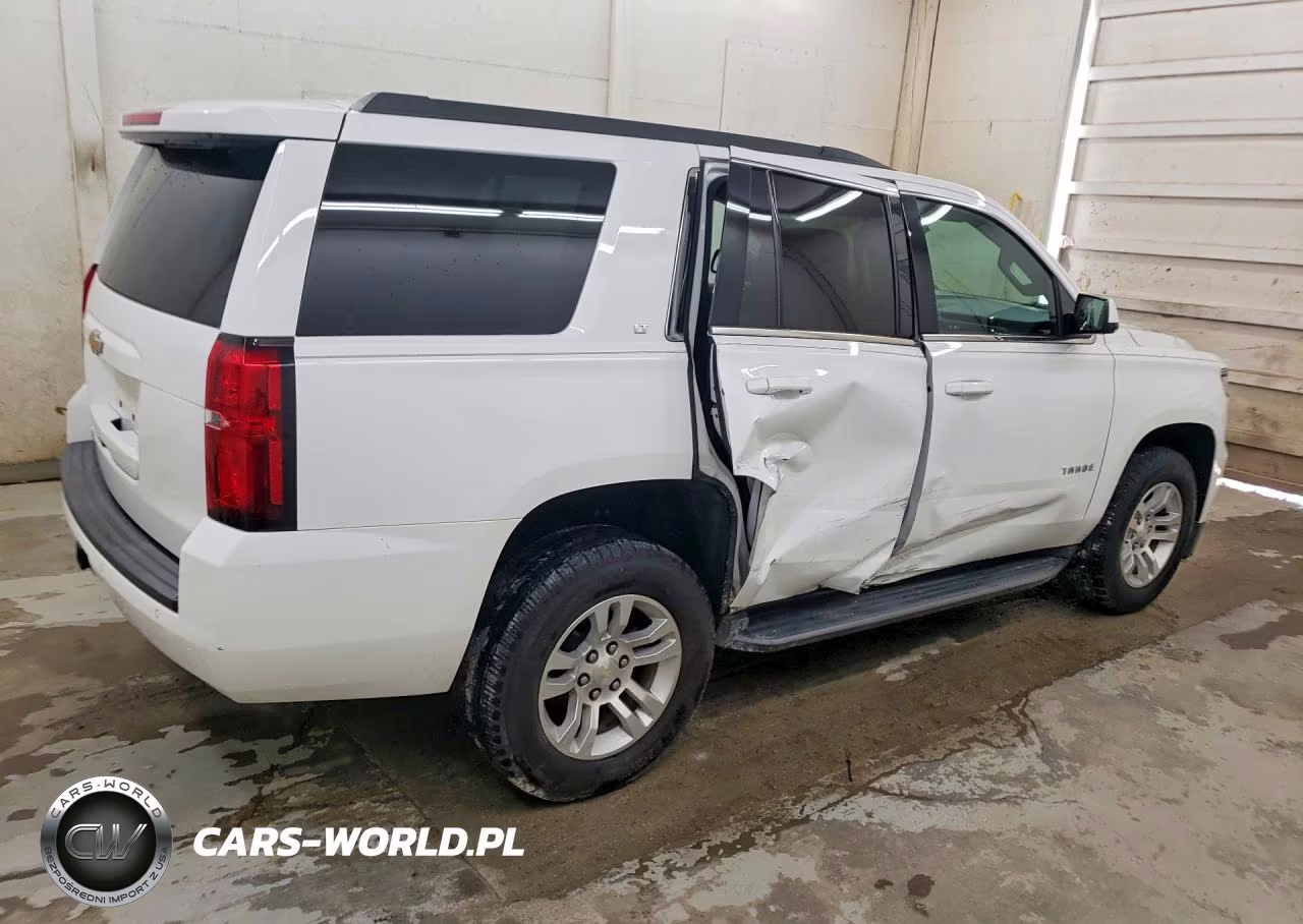2018 Chevrolet Tahoe C1500 Lt VIN:1GNSCBKC7JR206228 - 3