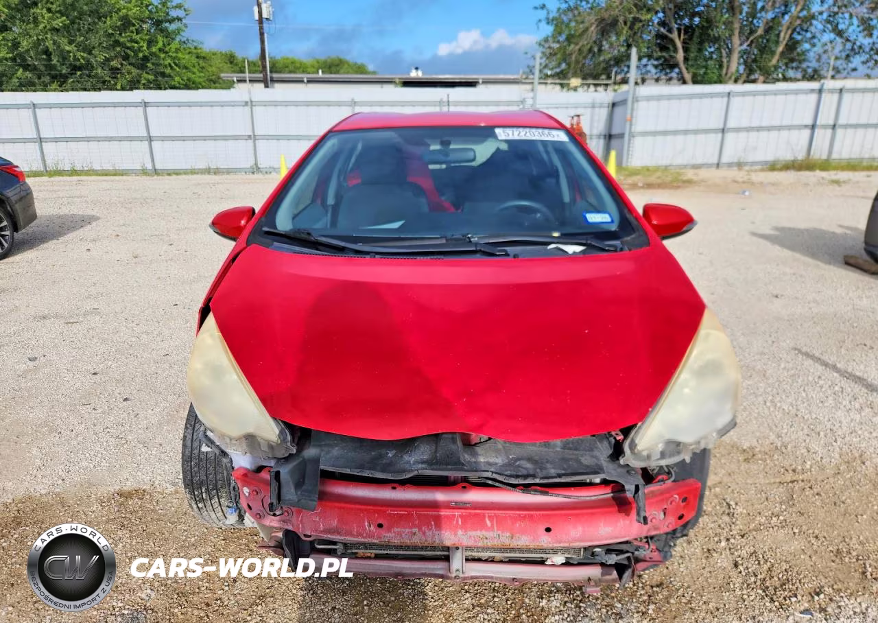 2012 Toyota Prius C Two VIN:JTDKDTB37C1010643 - 5