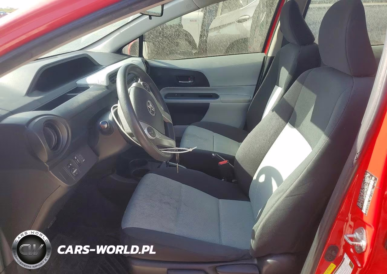2012 Toyota Prius C Two VIN:JTDKDTB37C1010643 - 7