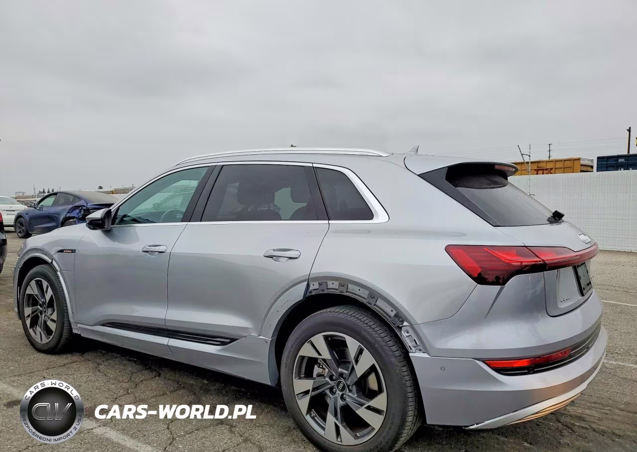 2022 Audi E-Tron Premium Plus VIN:WA1LAAGE2NB033069 - 2