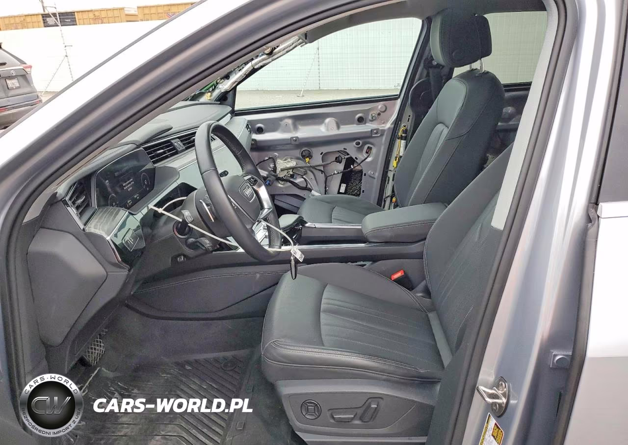 2022 Audi E-Tron Premium Plus VIN:WA1LAAGE2NB033069 - 7
