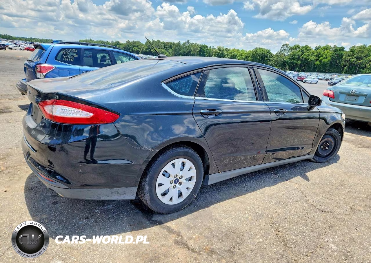 2014 Ford Fusion S VIN:3FA6P0G71ER268044 - 3