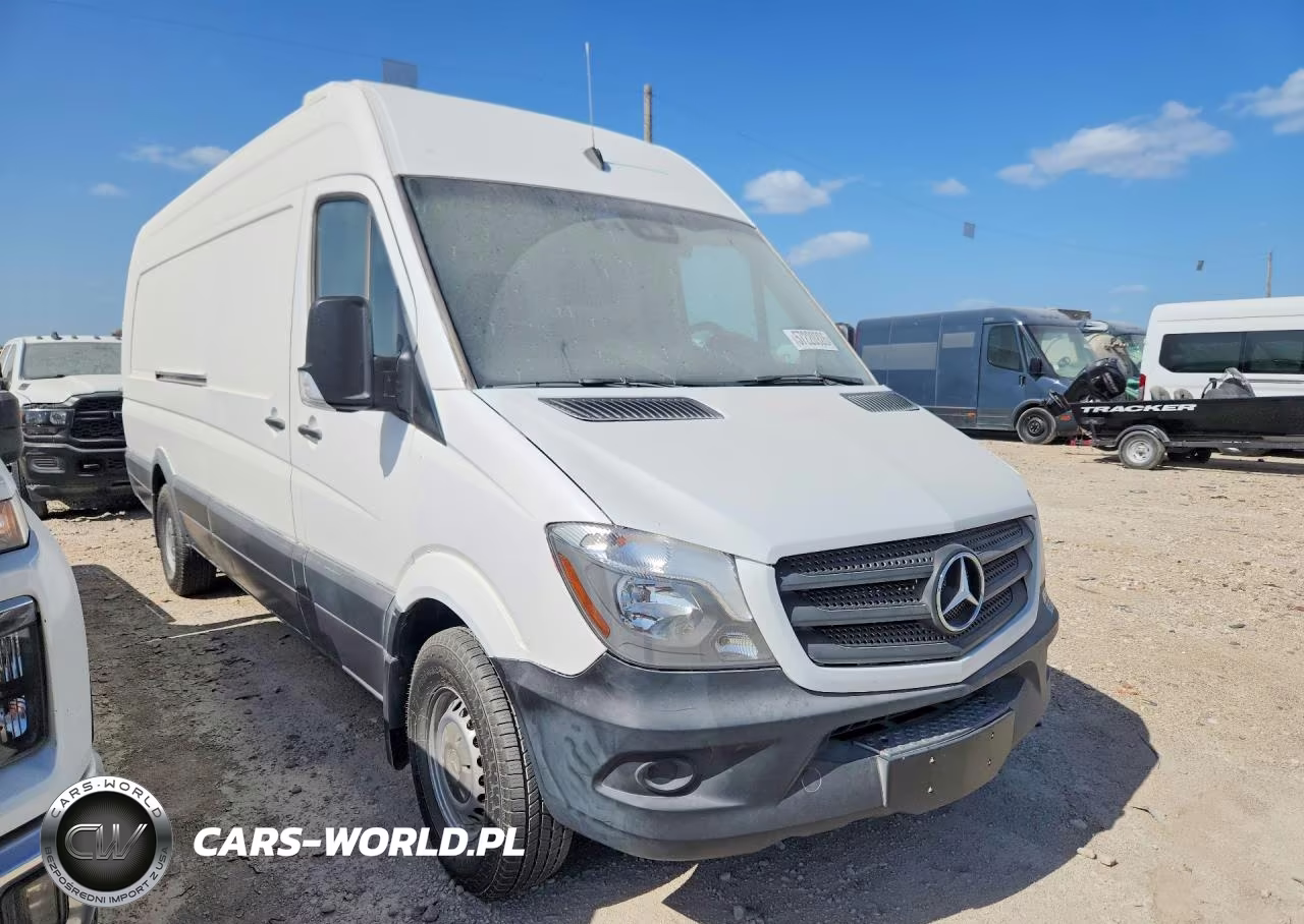 2017 Mercedes Benz Sprinter 2500 Delivery Van VIN:WD3PE8CDXHP524671 - 4