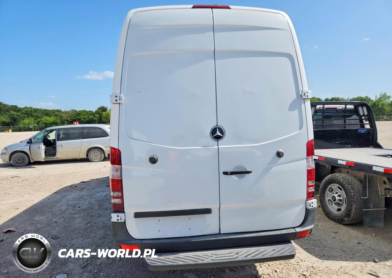 2017 Mercedes Benz Sprinter 2500 Delivery Van VIN:WD3PE8CDXHP524671 - 6