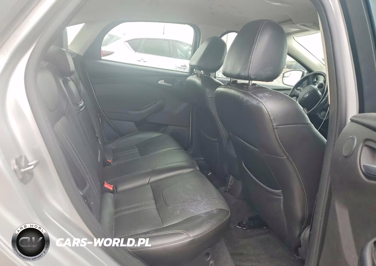 2013 Ford Focus Titanium VIN:1FADP3J20DL345814 - 10