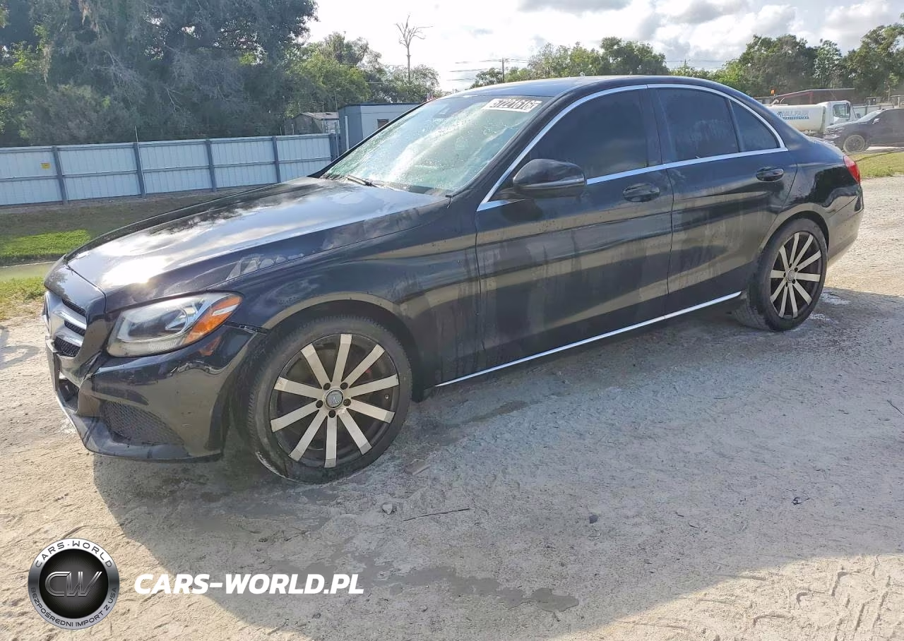 2016 Mercedes-Benz C 300 – zdjęcie 1 z 12