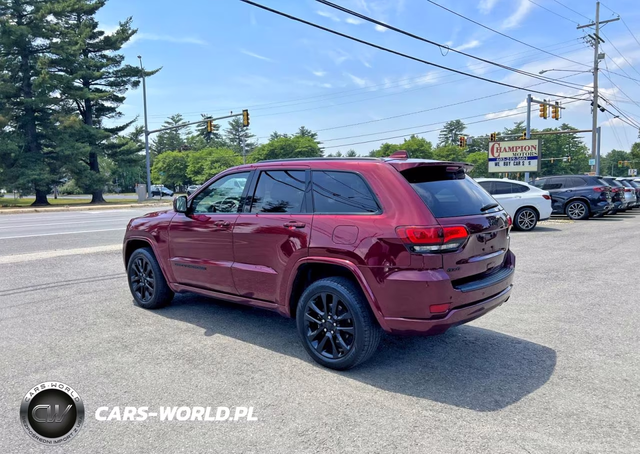 2021 Jeep Grand Cherokee Laredo VIN:1C4RJFAGXMC581014 - 3