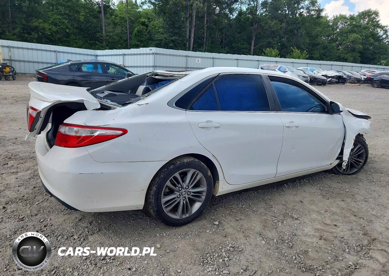 2016 Toyota Camry Se VIN:4T1BF1FK0GU128596 - 3
