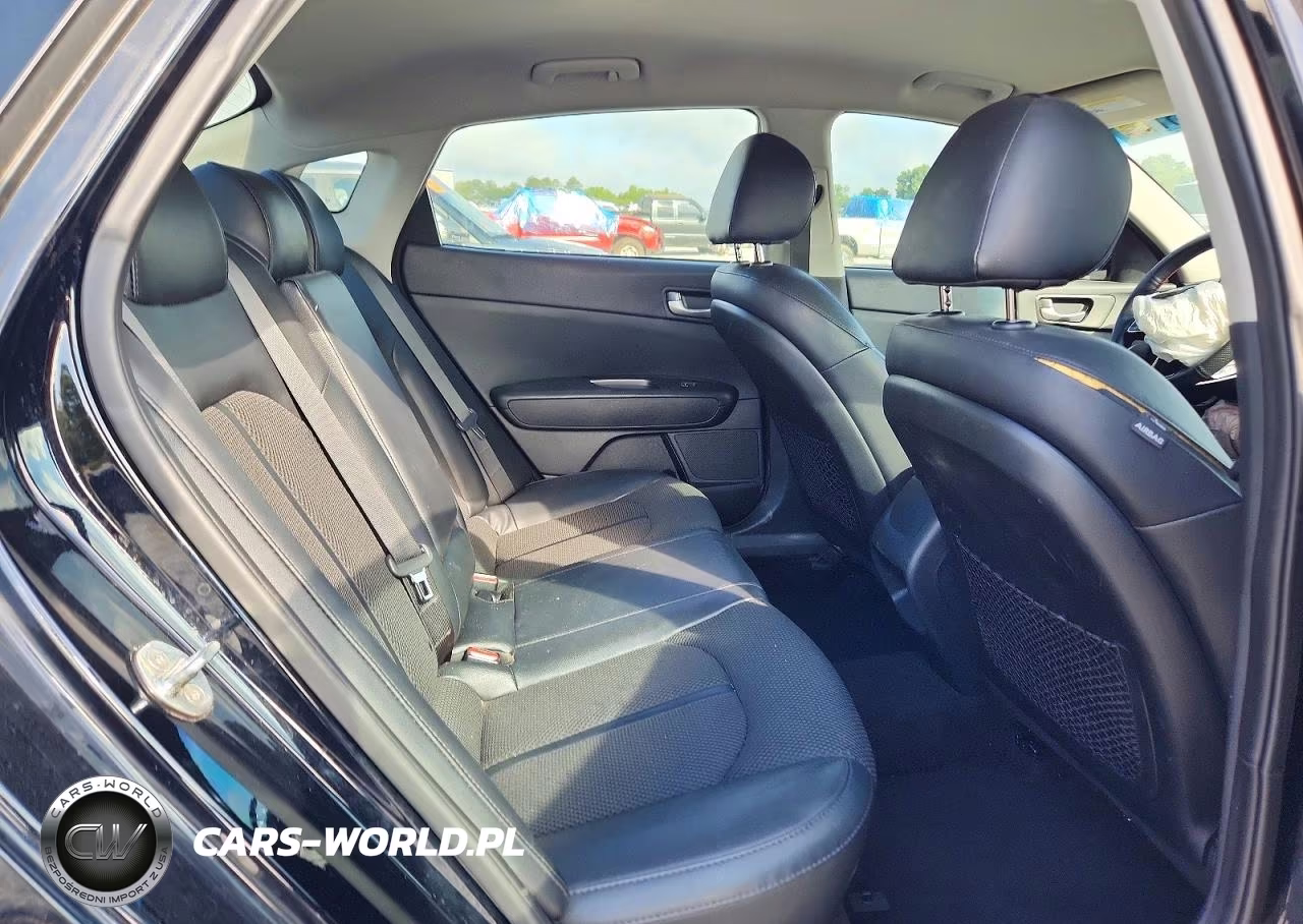 2019 Kia Optima VIN:5XXGT4L36KG333422 - 10