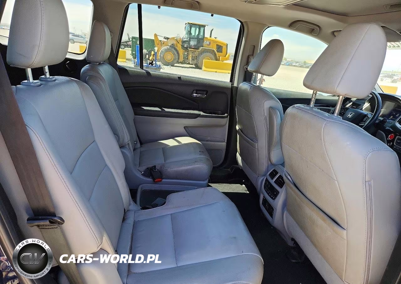 2019 Honda Pilot Touring VIN:5FNYF6H68KB010163 - 11