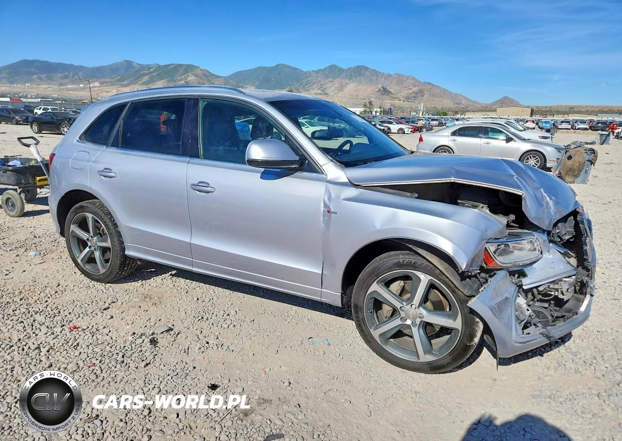 2015 Audi Q5 Premium Plus VIN:WA1DGAFP4FA092881 - 4