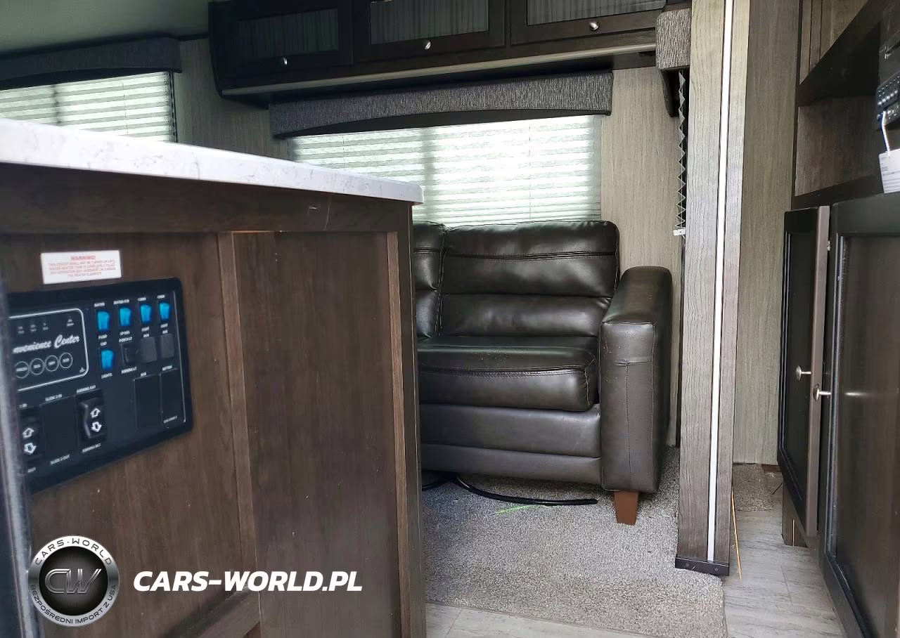 2019 Heartland Shadow Cruiser Camper VIN:5RXDB3125K1400529 - 9
