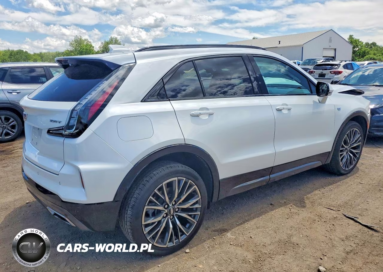 2024 Cadillac Xt4 Sport VIN:1GYFZFR47RF100299 - 3