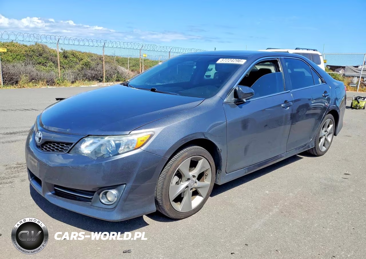 2013 Toyota Camry Se V6 – zdjęcie 1 z 12