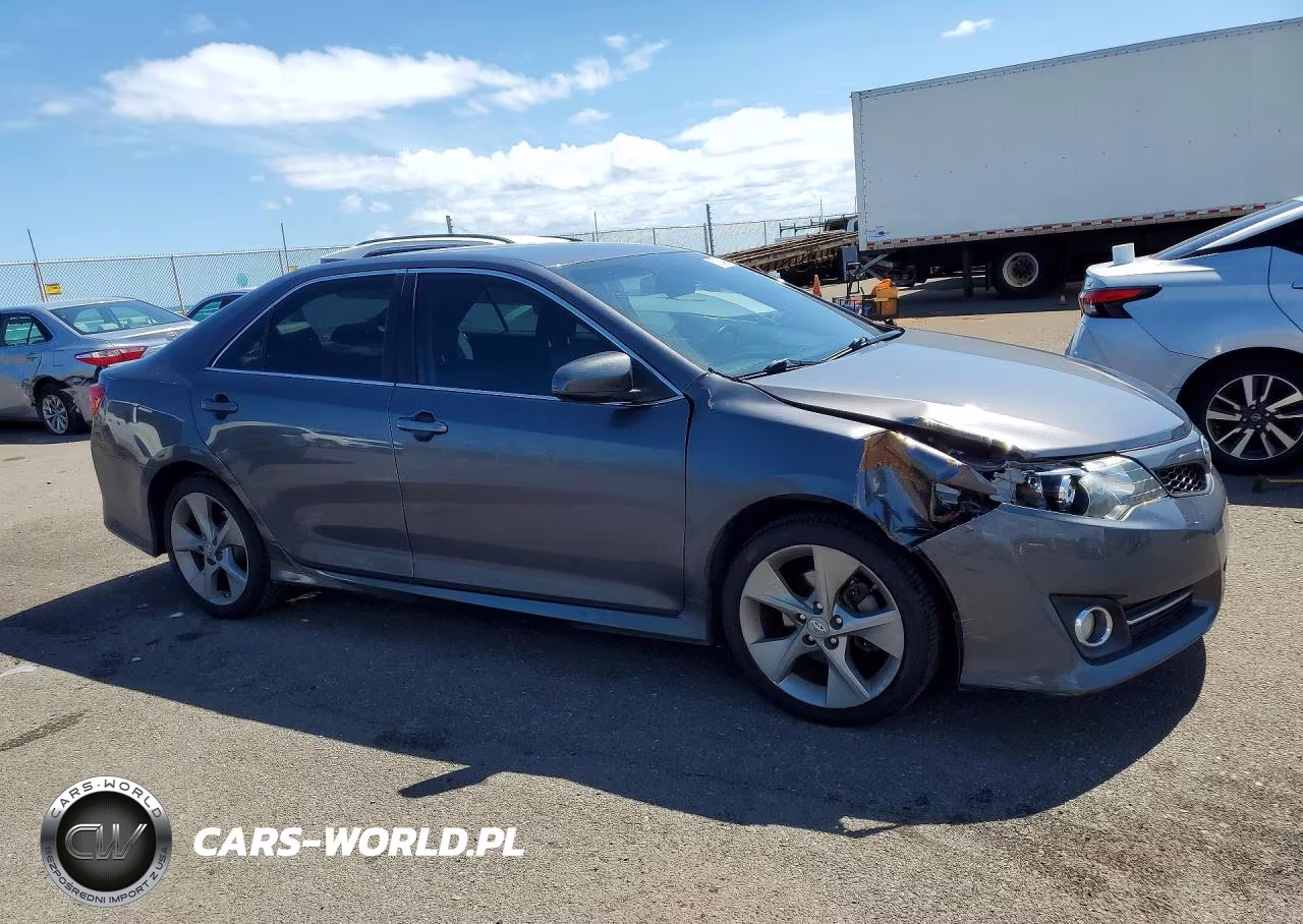 2013 Toyota Camry Se V6 VIN:4T1BK1FK4DU021087 - 4