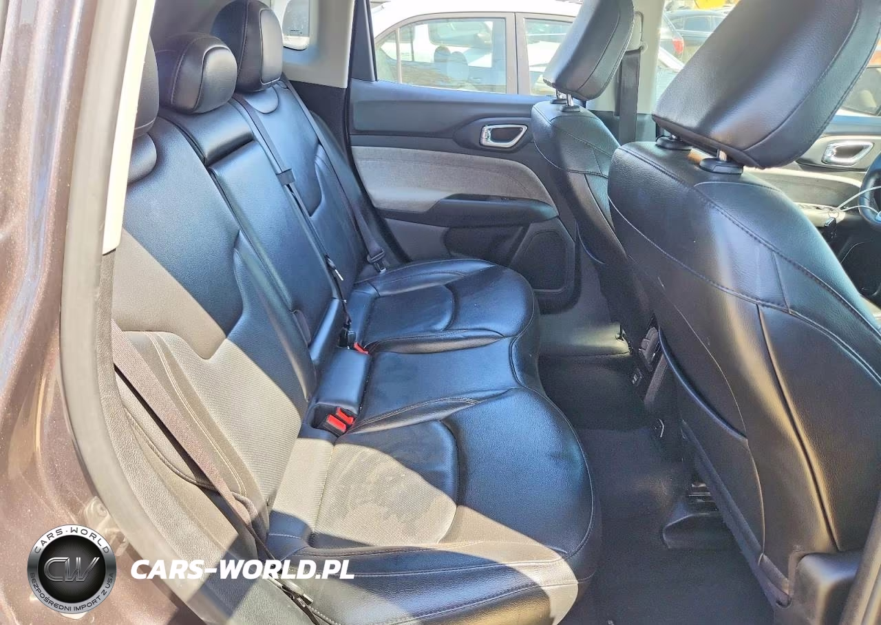 2022 Jeep Compass Latitude Lux VIN:3C4NJDFBXNT128419 - 11