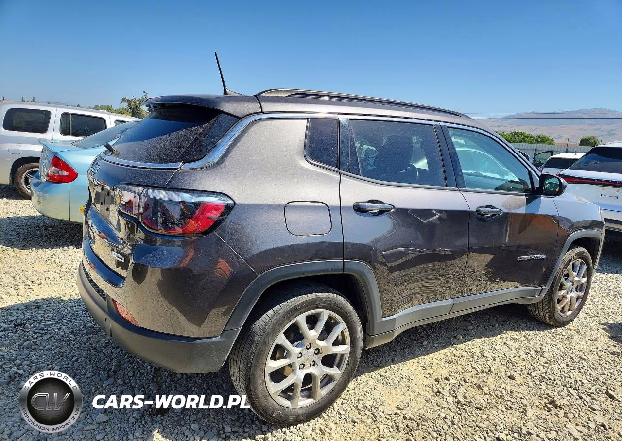 2022 Jeep Compass Latitude Lux VIN:3C4NJDFBXNT128419 - 3