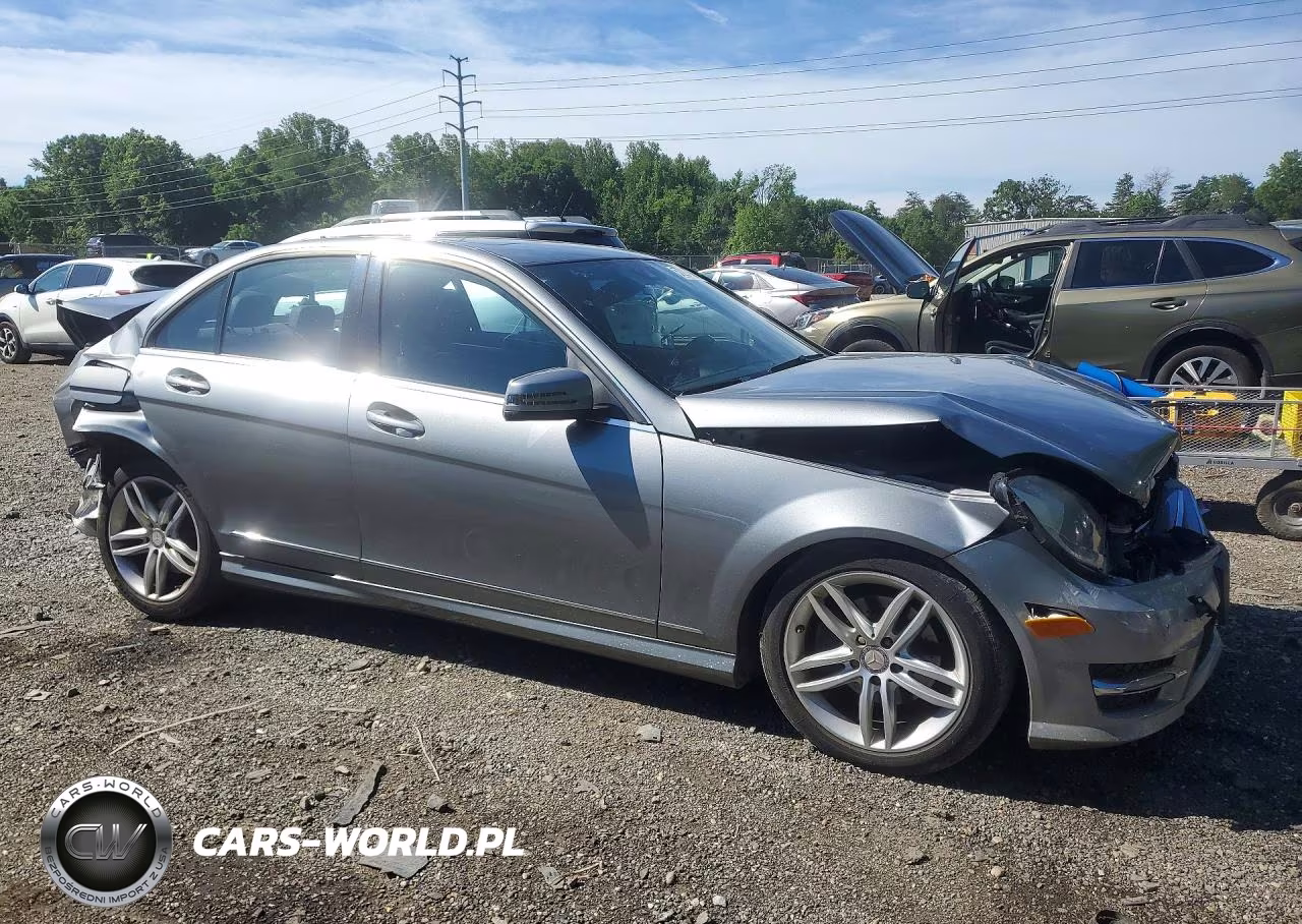 2012 Mercedes-Benz C 300 4Matic VIN:WDDGF8BB7CR204164 - 4