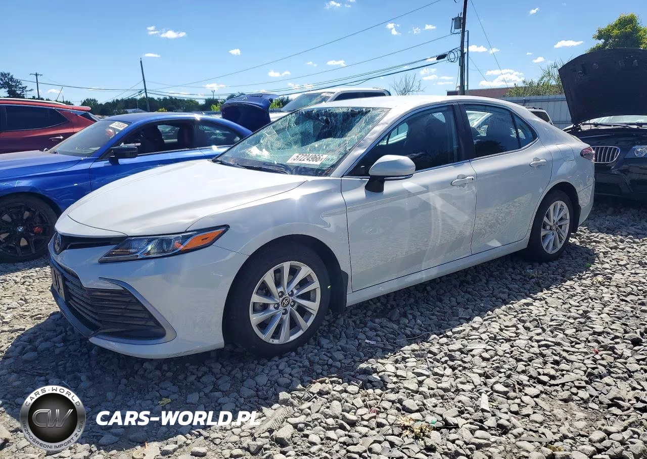 2023 Toyota Camry Le – zdjęcie 1 z 12