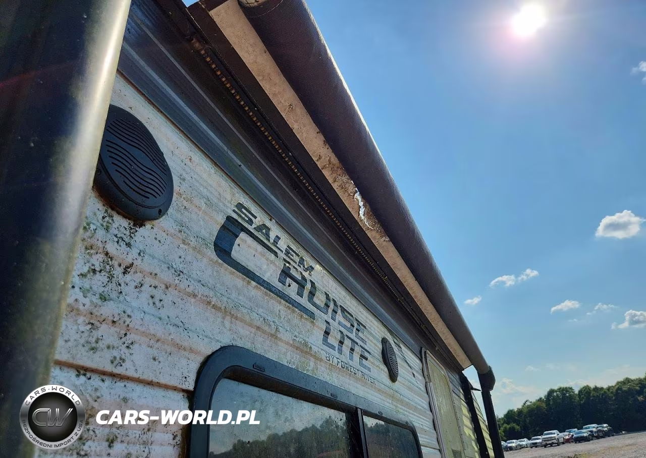 2018 Forest River Salem Cruise Light Camper VIN:4X4TSMB21J7414906 - 9