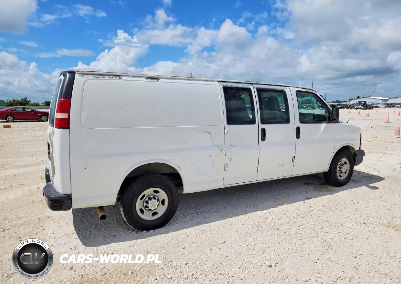 2011 Chevrolet Express 2500 Cargo Delivery Van VIN:1GCWGGBA1B1144951 - 3