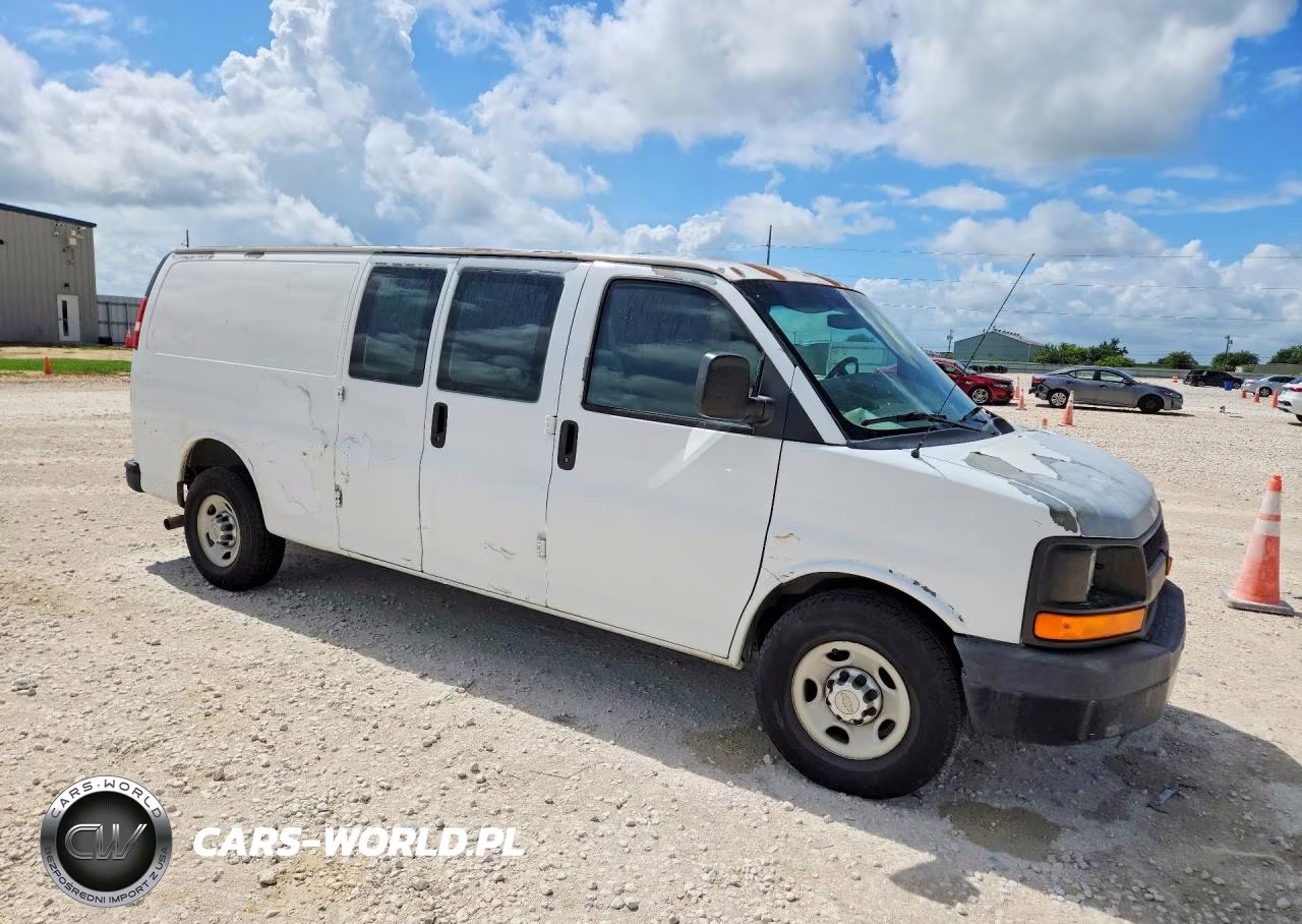 2011 Chevrolet Express 2500 Cargo Delivery Van VIN:1GCWGGBA1B1144951 - 4