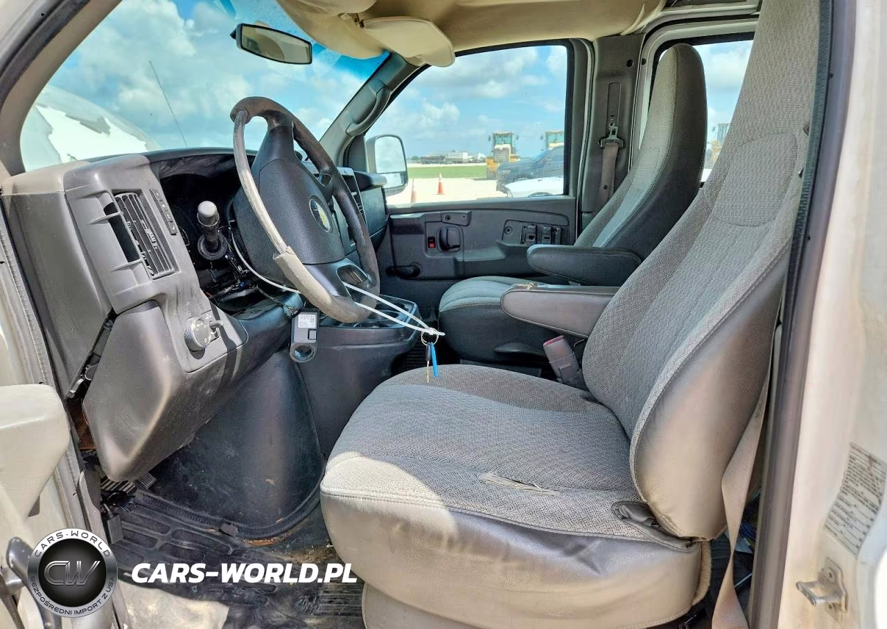 2011 Chevrolet Express 2500 Cargo Delivery Van VIN:1GCWGGBA1B1144951 - 7