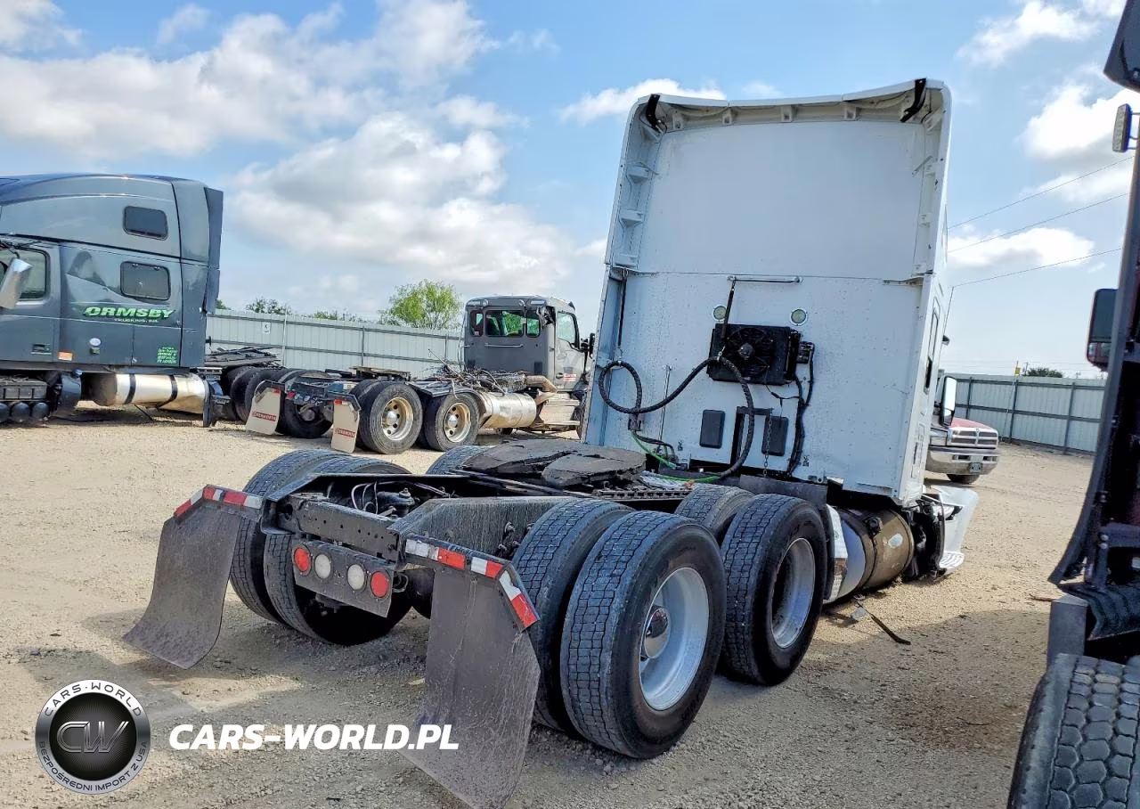 2015 Kenworth Construction T680 VIN:1XKYD49X8FJ455250 - 4