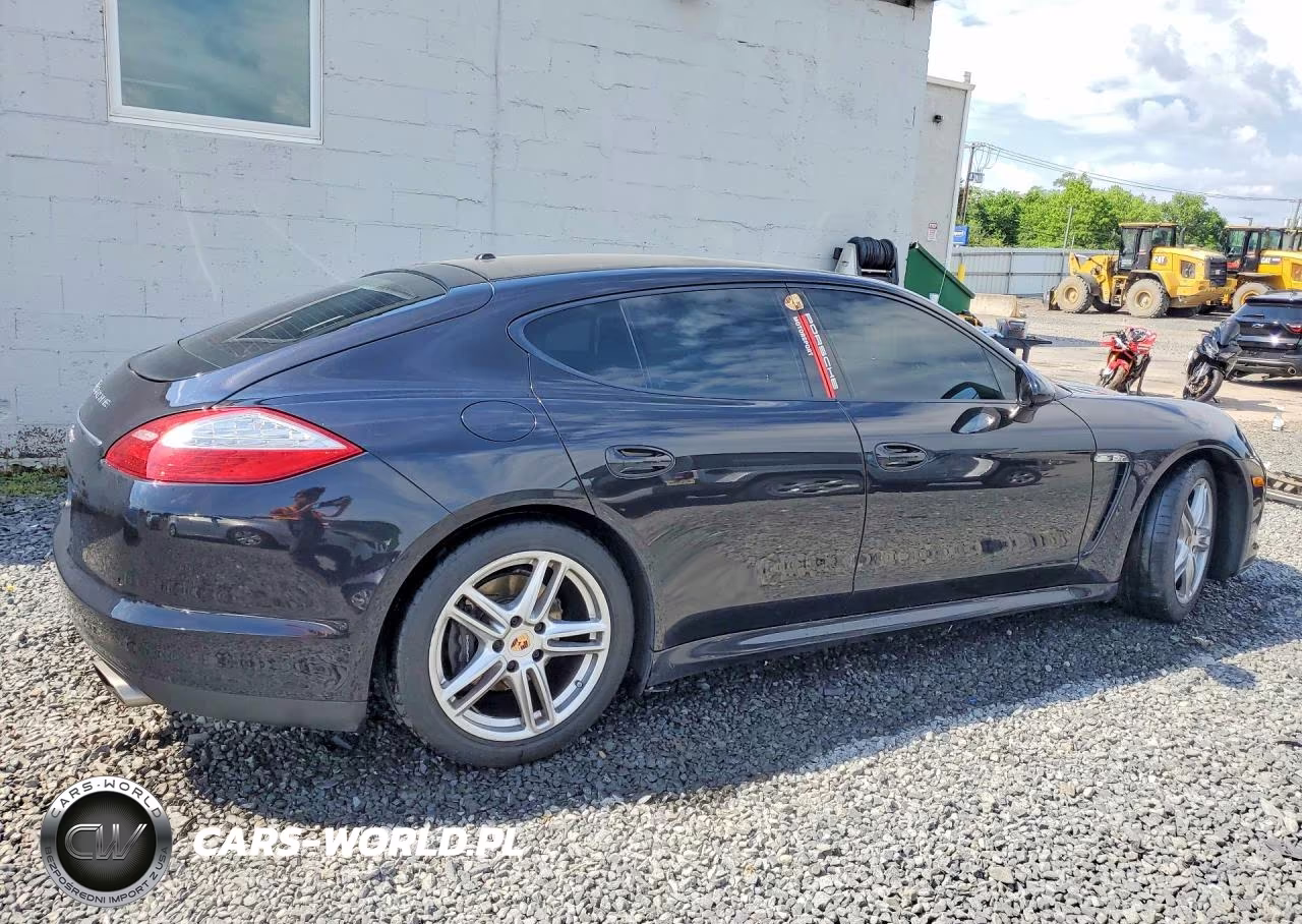 2013 Porsche Panamera 2 VIN:WP0AA2A78DL016198 - 3