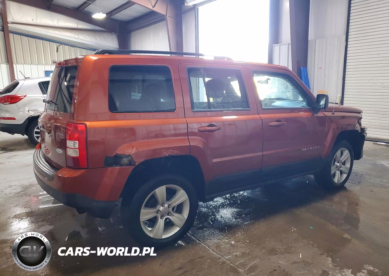 2012 Jeep Patriot Latitude VIN:1C4NJRFB2CD589209 - 3
