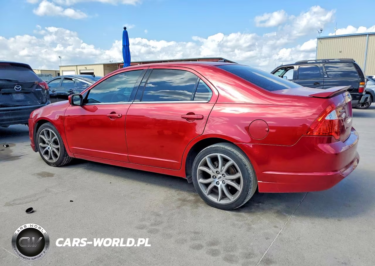FORD FUSION SE VIN:3FAHP0HA8BR334863 - 2