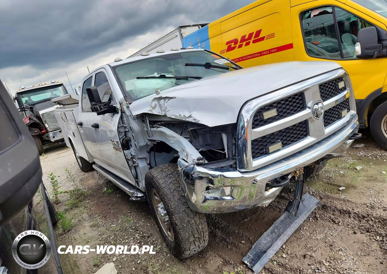 2018 Ram 3500 VIN:3C7WR9CL4JG140899 - 4