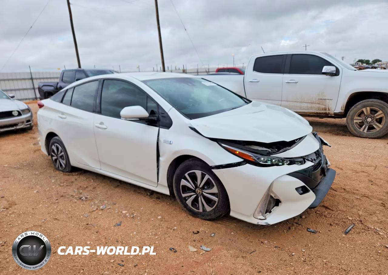 2019 Toyota Prius Prime Plus VIN:JTDKARFP4K3113773 - 4