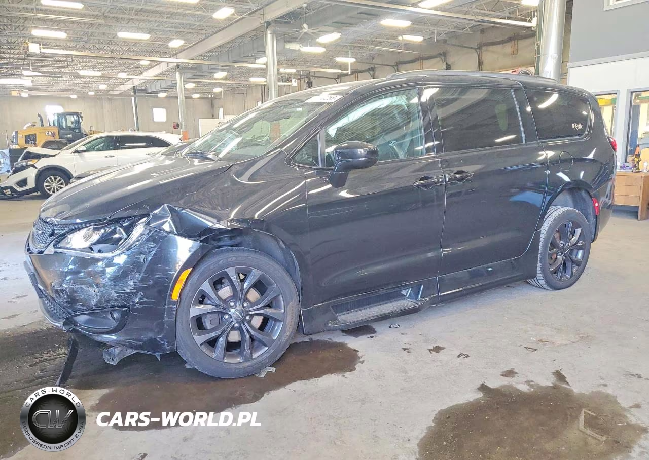 2018 Chrysler Pacifica Touring L Plus