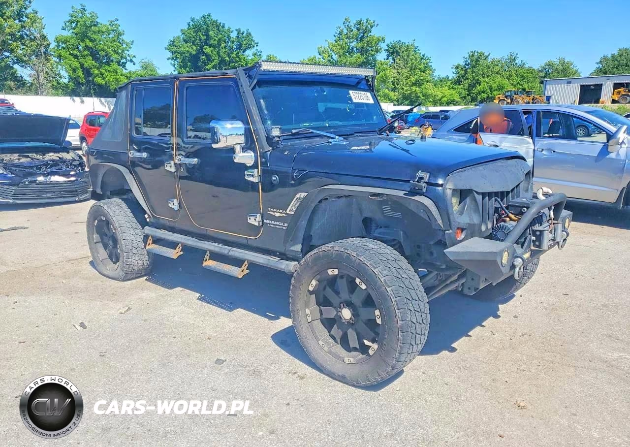 2013 Jeep Wrangler Unlimited Sahara VIN:1C4BJWEG9DL510253 - 4