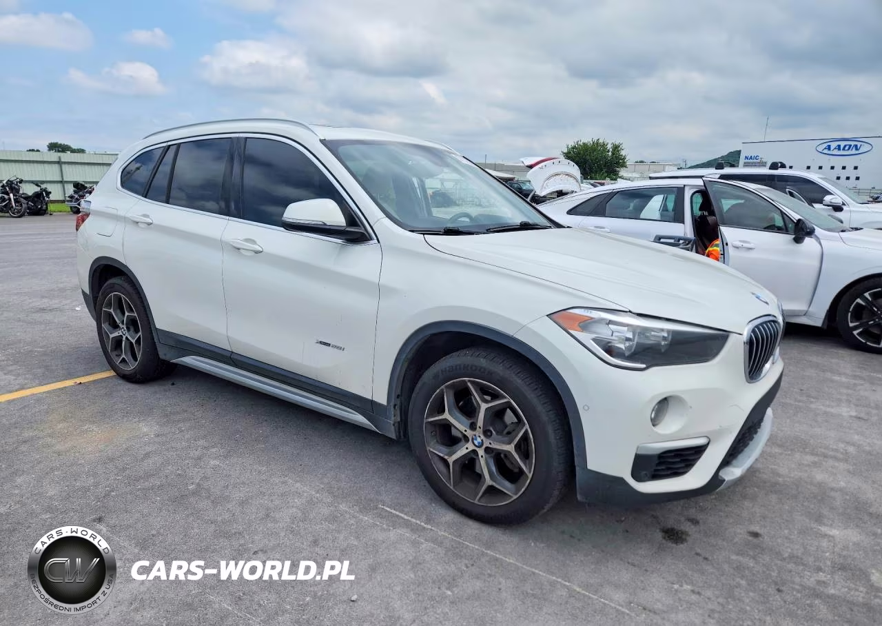 2018 BMW X1 Sdrive28I VIN:WBXHT3C33J5K21133 - 4