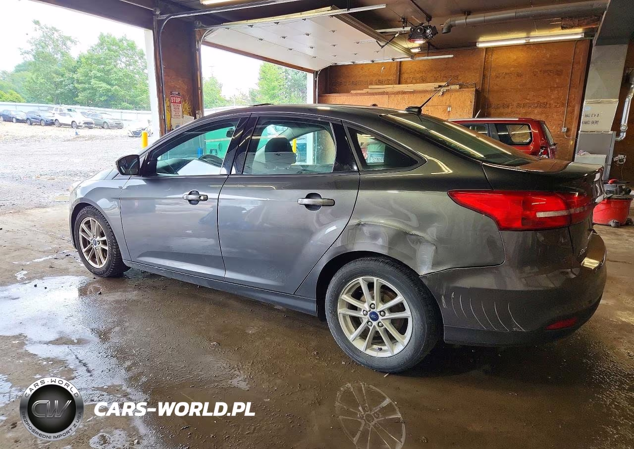 2016 Ford Focus Se VIN:1FADP3F24GL377789 - 2