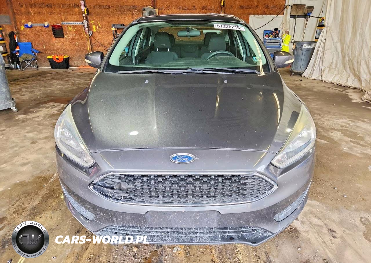 2016 Ford Focus Se VIN:1FADP3F24GL377789 - 5