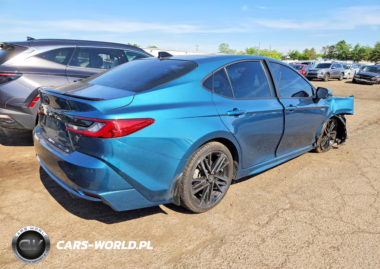 2025 Toyota Camry Xse VIN:4T1DBADK4SU014245 - 3