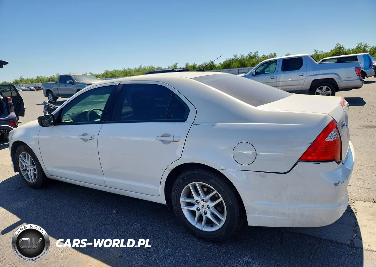 2012 Ford Fusion S VIN:3FAHP0GA8CR304961 - 2