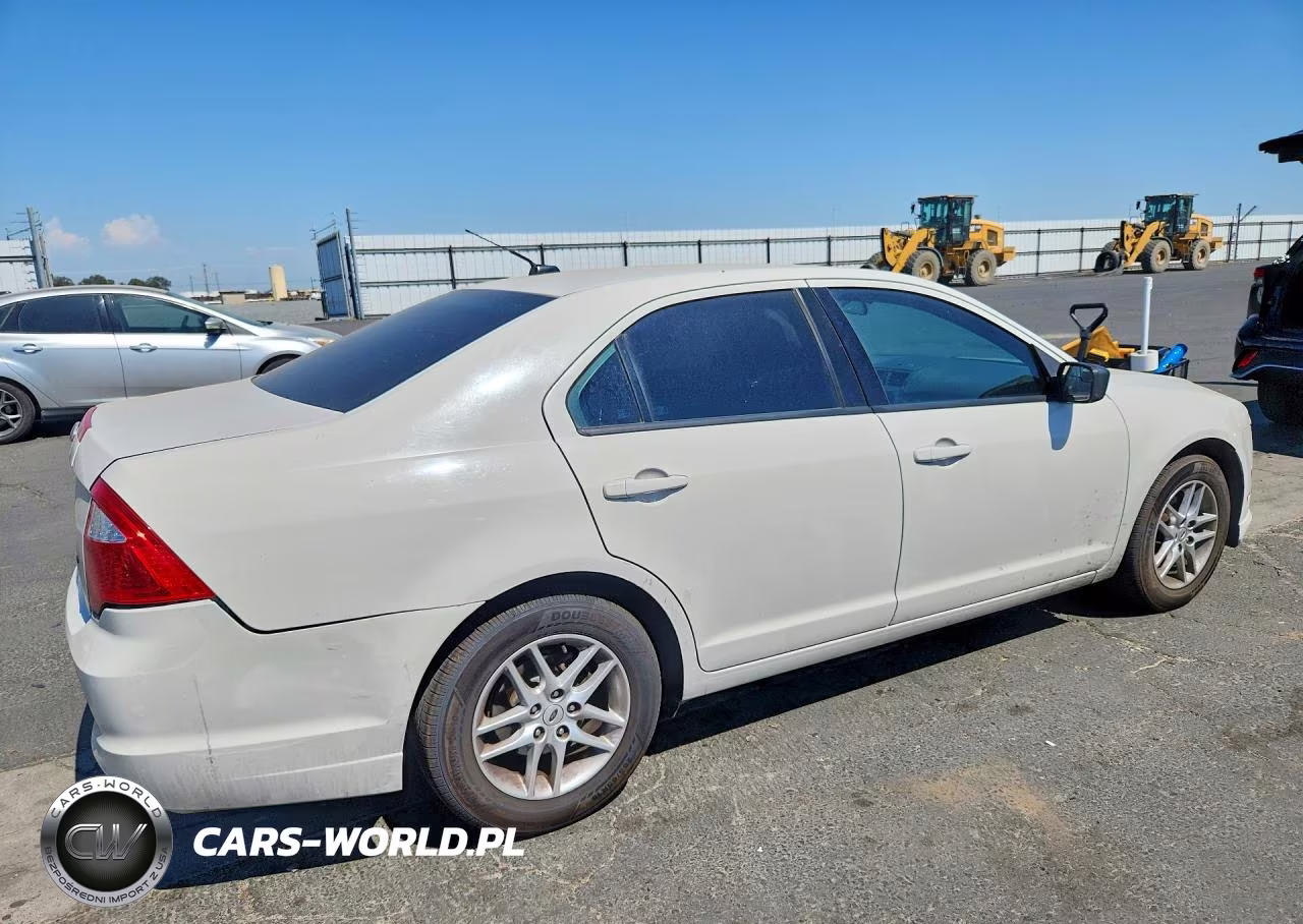 2012 Ford Fusion S VIN:3FAHP0GA8CR304961 - 3