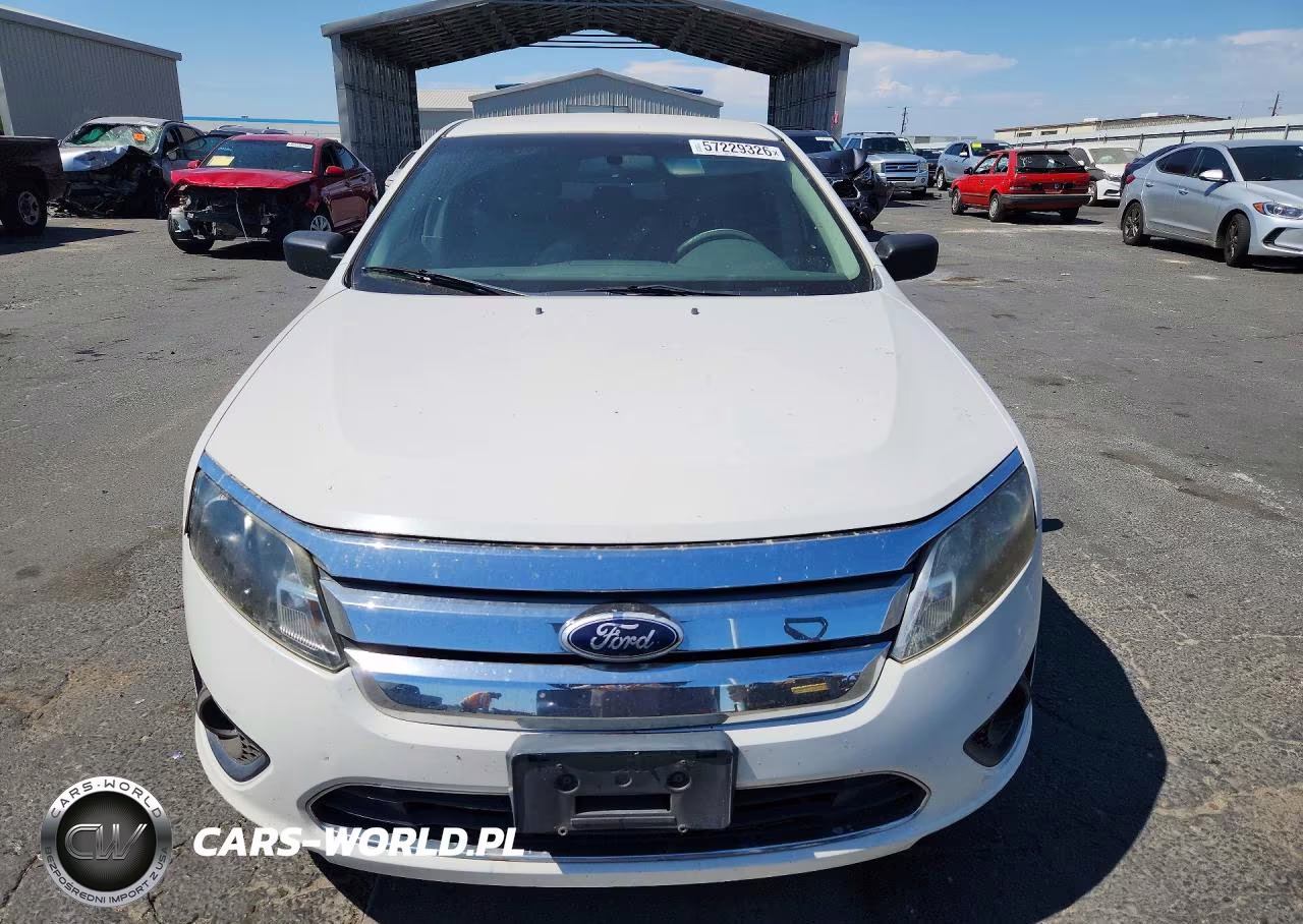 2012 Ford Fusion S VIN:3FAHP0GA8CR304961 - 5