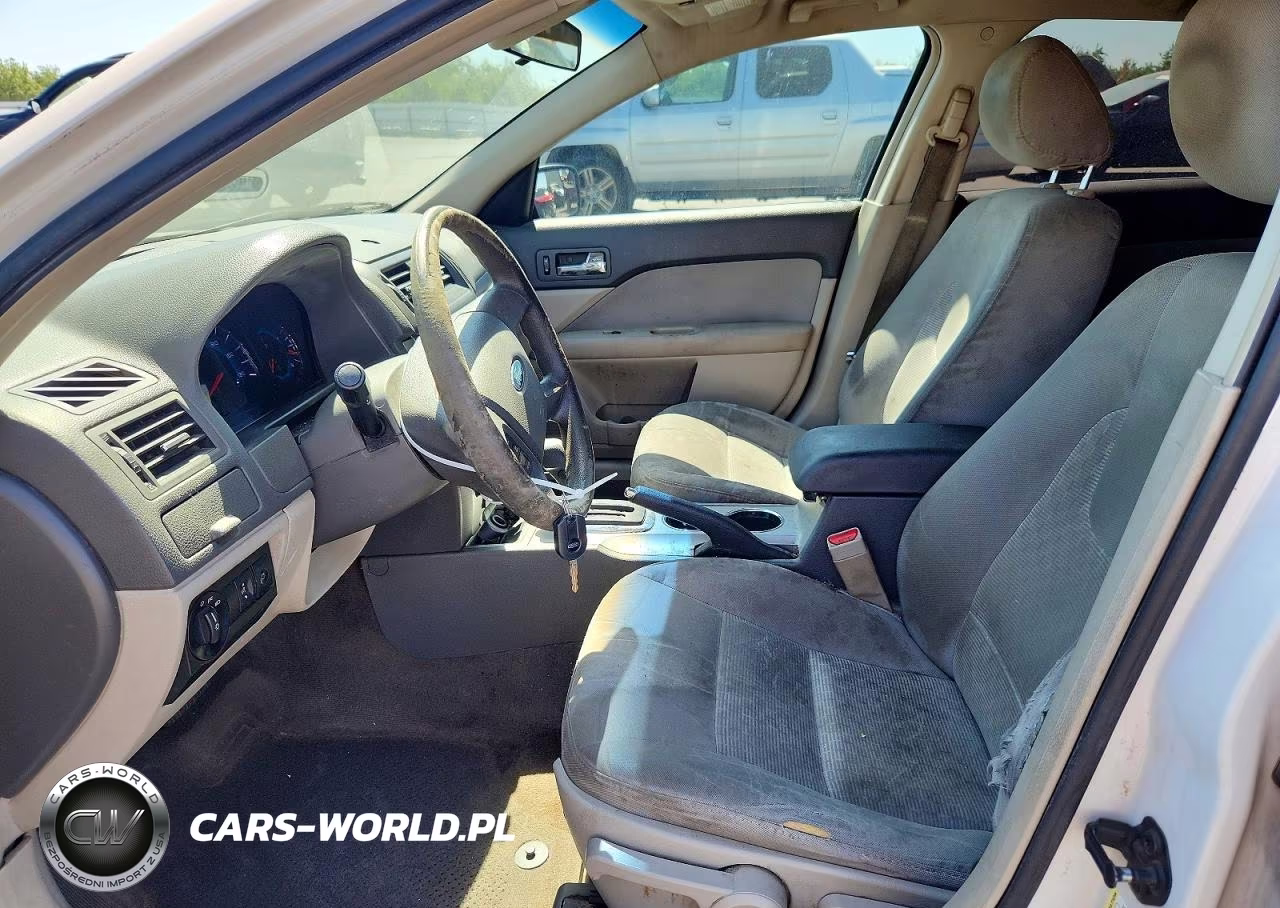 2012 Ford Fusion S VIN:3FAHP0GA8CR304961 - 7