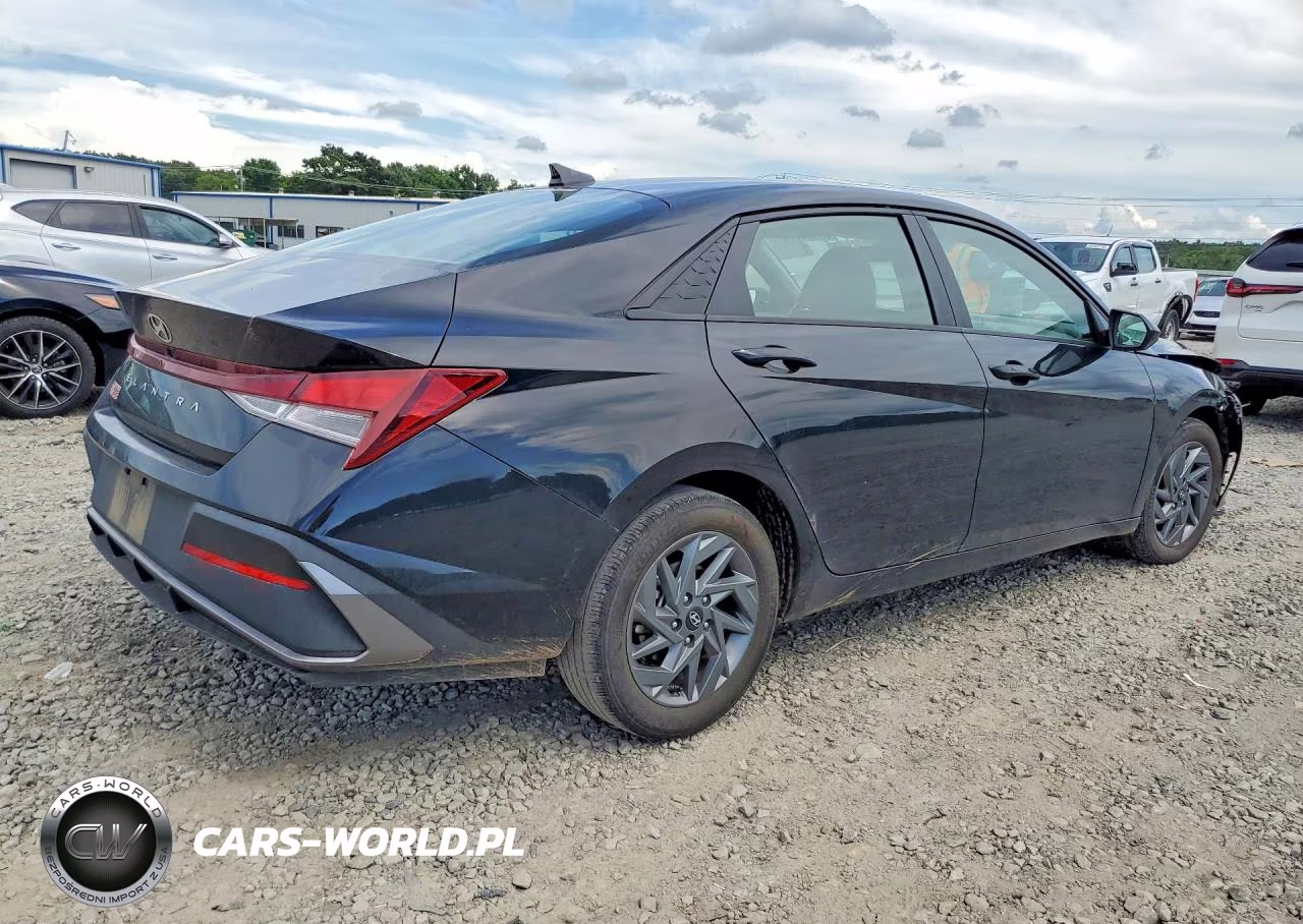 2024 Hyundai Elantra Sel VIN:KMHLM4DG1RU755336 - 3