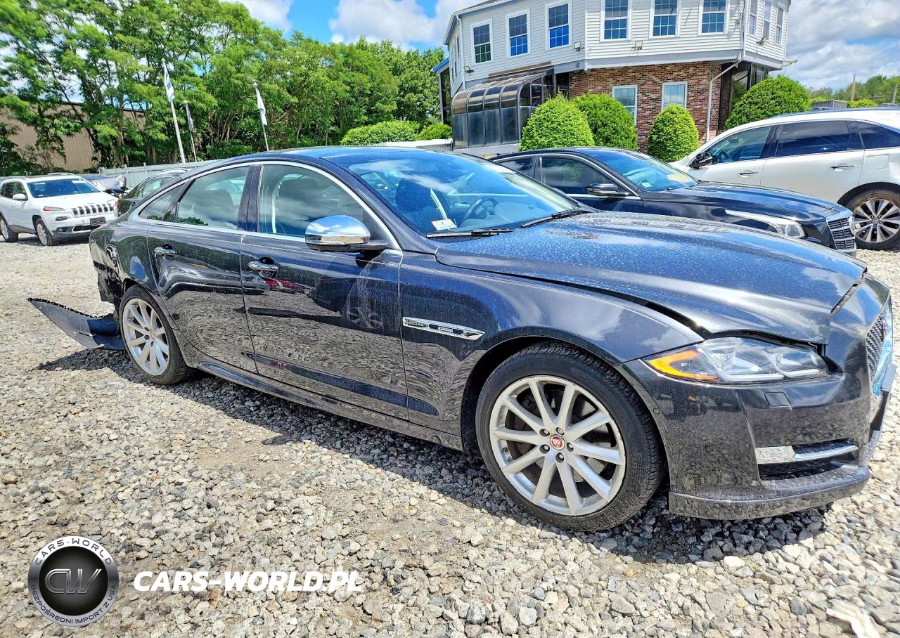 2016 Jaguar Xj VIN:SAJWJ1CD8G8W00984 - 4