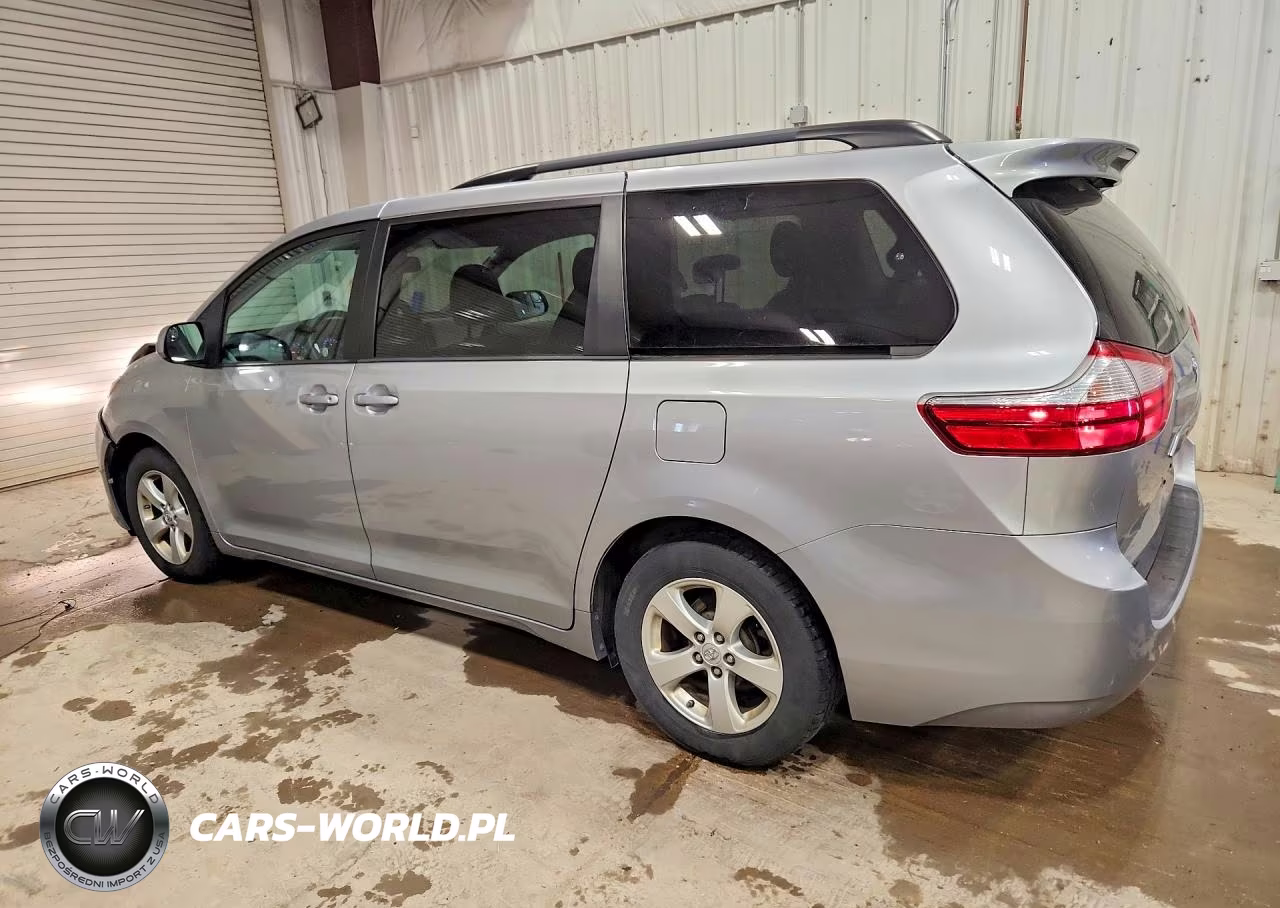 2017 Toyota Sienna Le VIN:5TDKZ3DC1HS870840 - 2