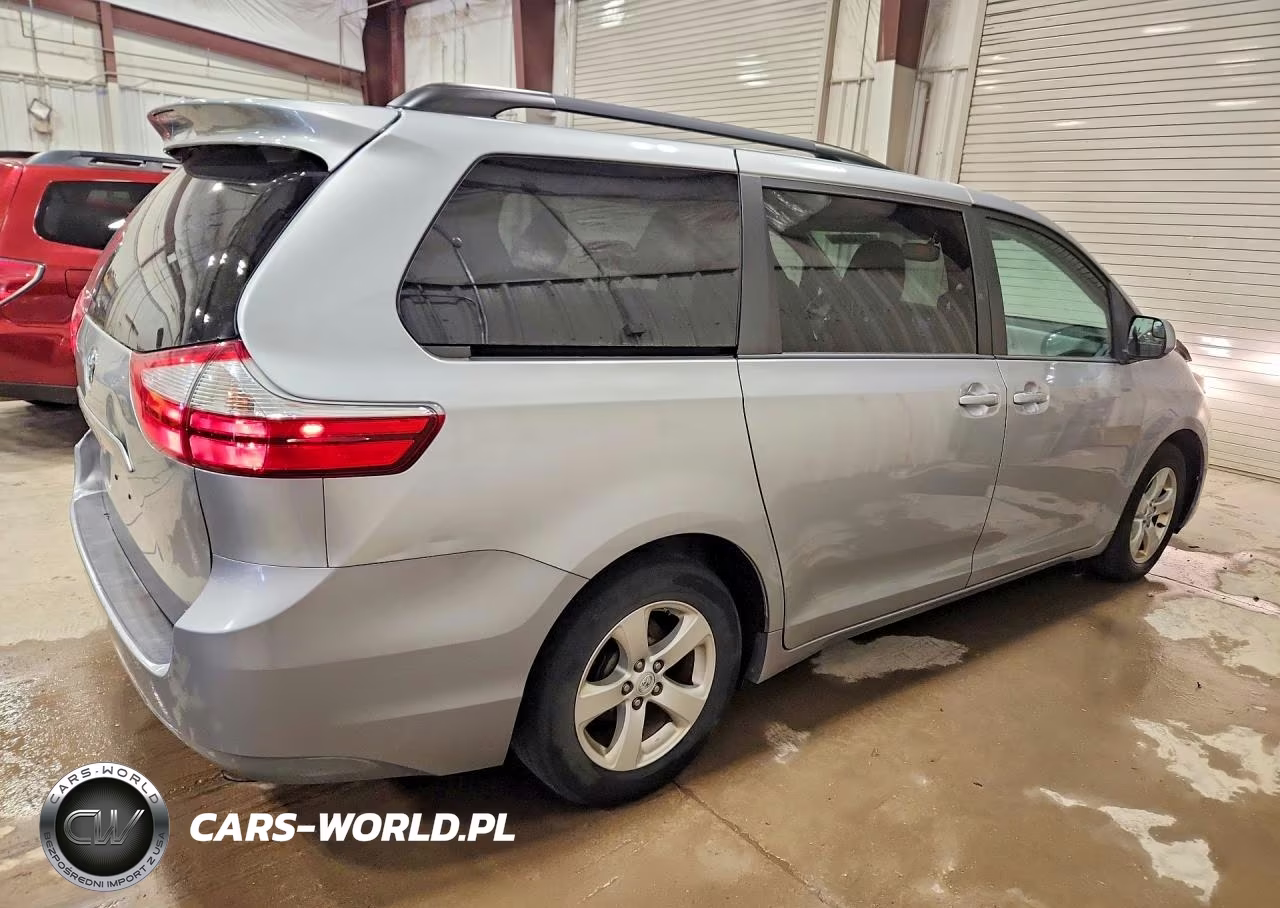 2017 Toyota Sienna Le VIN:5TDKZ3DC1HS870840 - 3